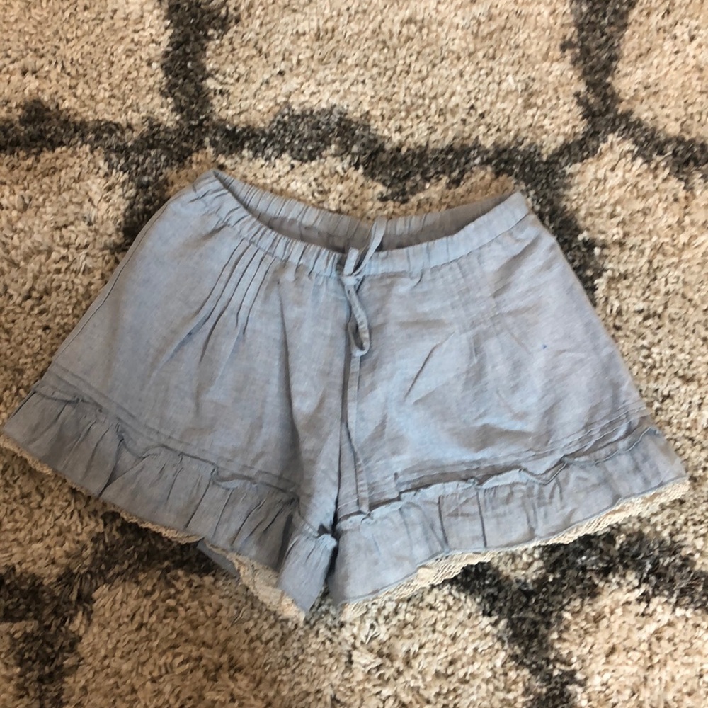 RUFFLE LAYERED HEM SHORTS